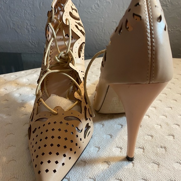 NWOT MADISON Blush Colored Laser Cut Stiletto Heels - Picture 15 of 16